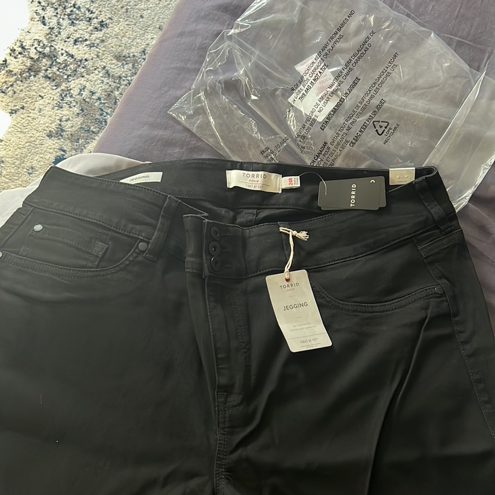 Torrid Size 24, reg inseam, black jeggings, NWT - Picture 3 of 5